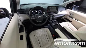 Toyota Sienna, 2023 — миниатюра 7