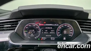 Audi e-tron, 2021 — миниатюра 11