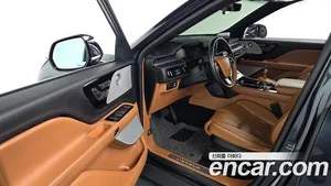 Lincoln Aviator, 2022 — миниатюра 13