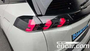 Peugeot 2008, 2023 — миниатюра 8