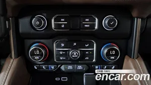 Chevrolet Surburban, 2021 — миниатюра 31