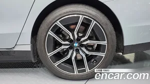 BMW i7, 2023 — миниатюра 7