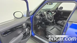 Mini Cooper, 2018 — миниатюра 10