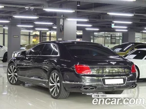 Bentley Flying Spur, 2023 — миниатюра 3