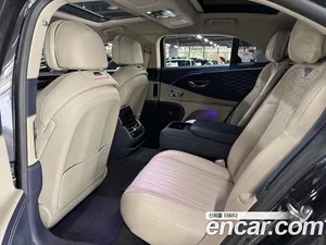 Bentley Flying Spur, 2023 — миниатюра 12