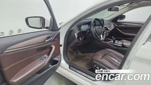 BMW 5-Series, 2018 — миниатюра 10