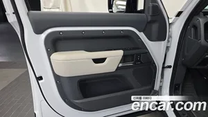 Land Rover Defender, 2024 — миниатюра 14