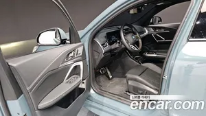 BMW iX2, 2024 — миниатюра 13