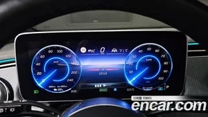 Mercedes-Benz EQE, 2023 — миниатюра 10