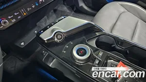Kia EV6, 2022 — миниатюра 12