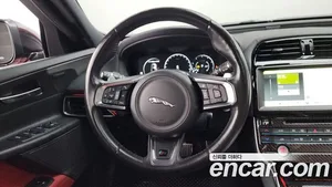 Jaguar XE, 2019 — миниатюра 20