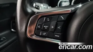 Jaguar XE, 2019 — миниатюра 23
