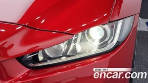 Jaguar XE, 2019 — миниатюра 8