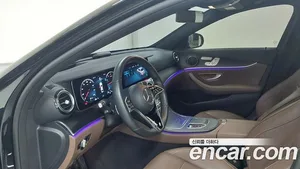Mercedes-Benz E-Class, 2023 — миниатюра 14