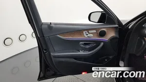 Mercedes-Benz E-Class, 2021 — миниатюра 14