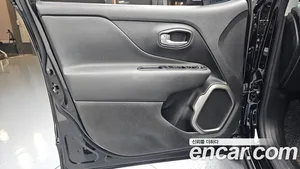 Jeep Renegade, 2022 — миниатюра 14