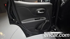 Jeep Renegade, 2022 — миниатюра 15