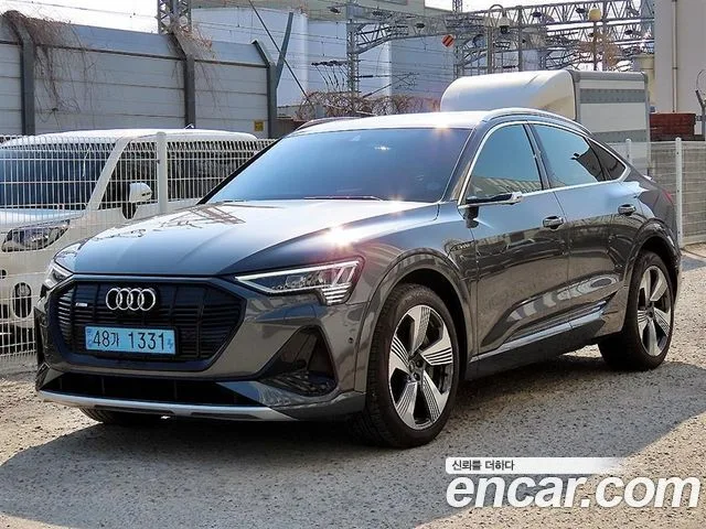 Audi e-tron, 2021 — фото автомобиля из Кореи