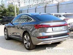 Audi e-tron, 2021 — миниатюра 3