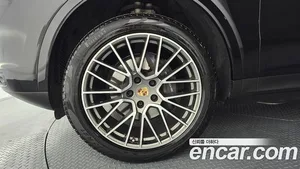 Porsche Cayenne, 2023 — миниатюра 5
