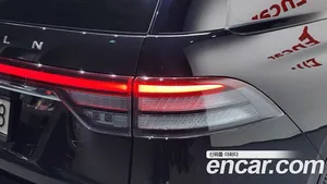 Lincoln Aviator, 2023 — миниатюра 9