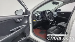 Kia Stonic, 2018 — миниатюра 12