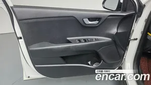 Kia Stonic, 2018 — миниатюра 13