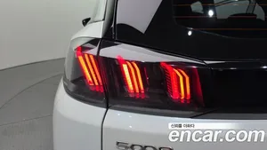 Peugeot 5008, 2022 — миниатюра 9