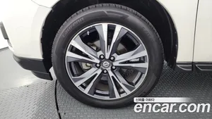 Nissan Pathfinder, 2017 — миниатюра 5