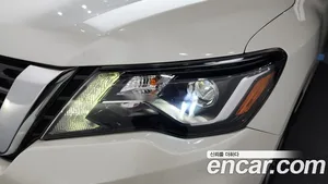 Nissan Pathfinder, 2017 — миниатюра 8