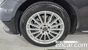 Mercedes-Benz E-Class, 2023 — миниатюра 5