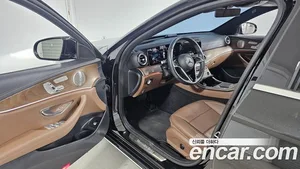 Mercedes-Benz E-Class, 2023 — миниатюра 10