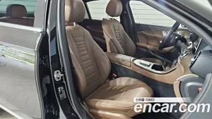 Mercedes-Benz E-Class, 2023 — миниатюра 11