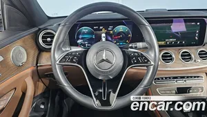 Mercedes-Benz E-Class, 2023 — миниатюра 13