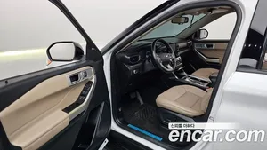 Ford Explorer, 2021 — миниатюра 13