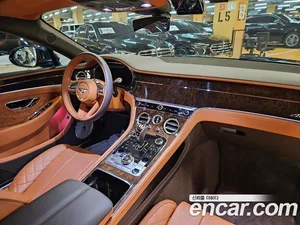 Bentley Continental, 2023 — миниатюра 7