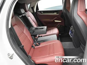 Porsche Cayenne, 2025 — миниатюра 12