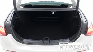 Mercedes-Benz E-Class, 2025 — миниатюра 18