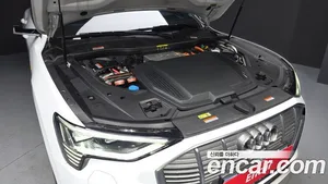 Audi e-tron, 2020 — миниатюра 6