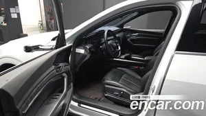 Audi e-tron, 2020 — миниатюра 10