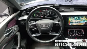 Audi e-tron, 2020 — миниатюра 13