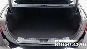Mercedes-Benz E-Class, 2025 — миниатюра 11