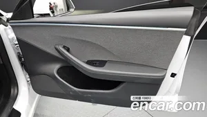 Tesla Model 3, 2024 — миниатюра 14