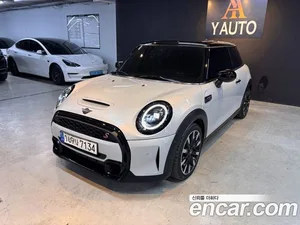 Mini Cooper, 2022 — миниатюра 1