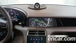 Porsche Taycan, 2023 — миниатюра 19