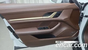 Porsche Taycan, 2023 — миниатюра 14