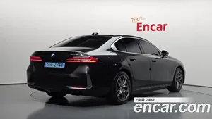 BMW i5, 2023 — миниатюра 2