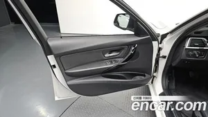 BMW 3-Series, 2018 — миниатюра 13