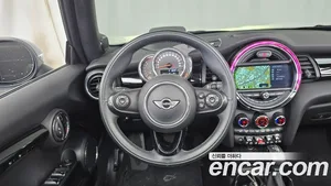 Mini Cooper Convertible, 2018 — миниатюра 13