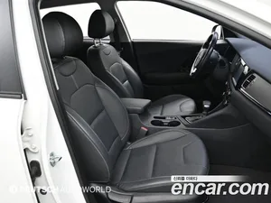 Kia Niro, 2016 — миниатюра 10